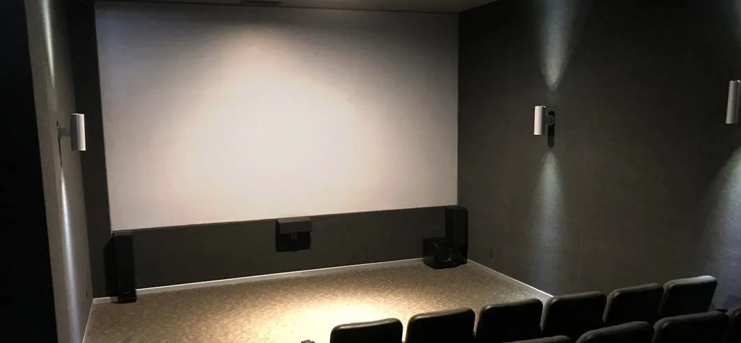 ultra-high-projector-1